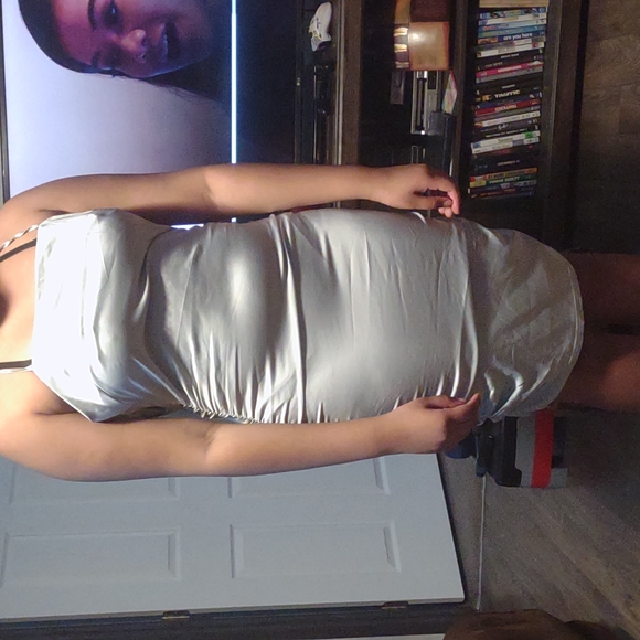 Dress - Picture 3 of 5